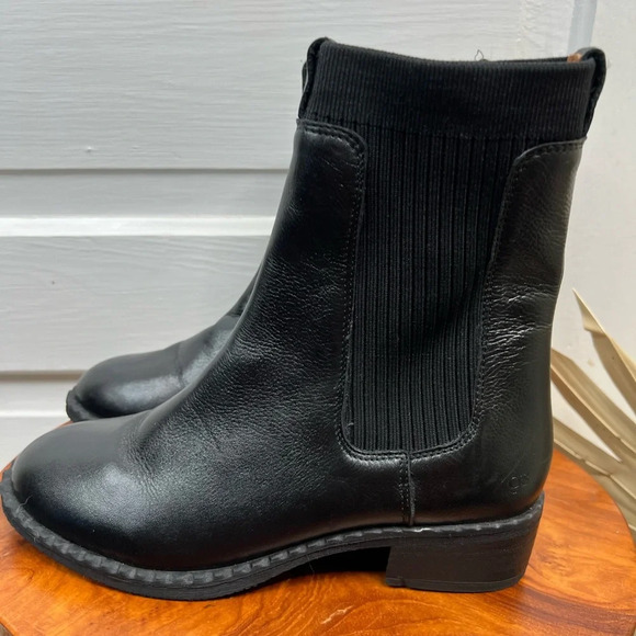 Gentle Souls Women's Bernadette Chelsea Leather Bootie Black Size 7.5 Ankle Boot - Picture 4 of 13